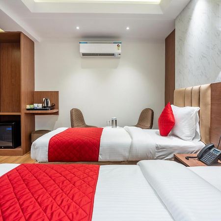 Hotel Avaas - Faiz Road Karol Bagh デリー エクステリア 写真