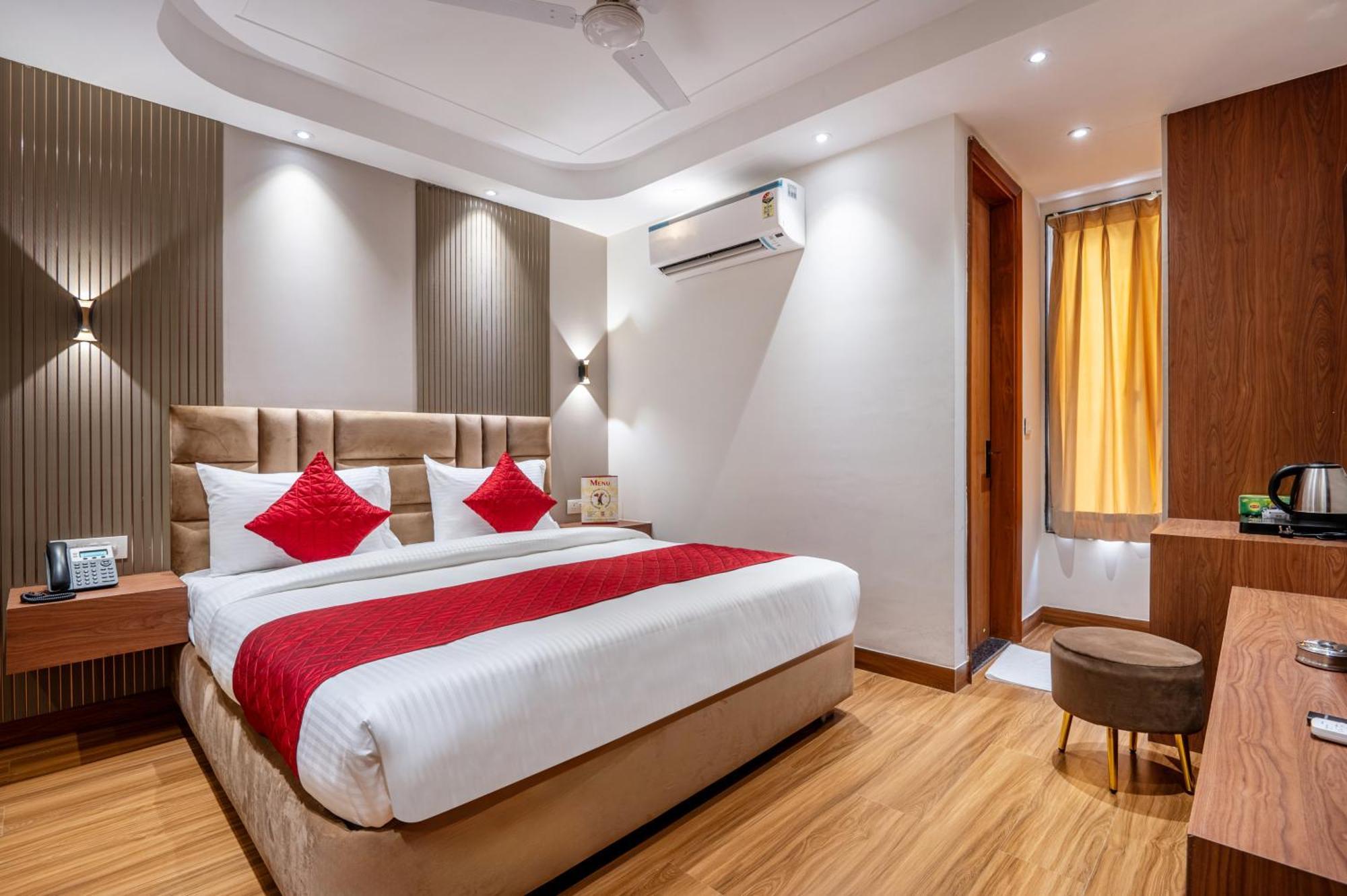Hotel Avaas - Faiz Road Karol Bagh デリー エクステリア 写真