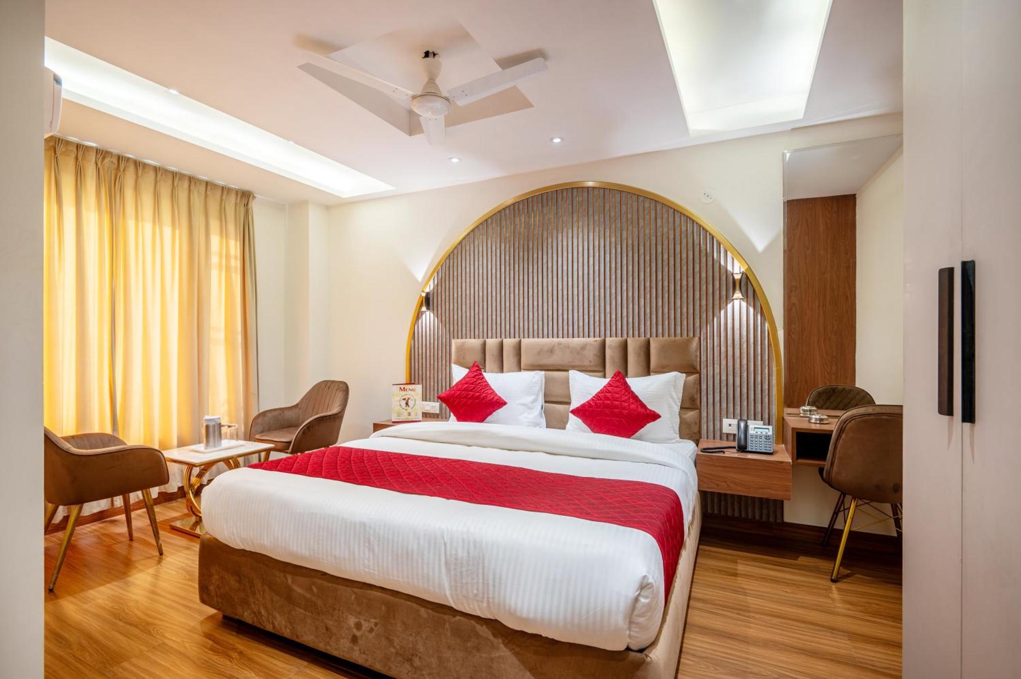 Hotel Avaas - Faiz Road Karol Bagh デリー エクステリア 写真