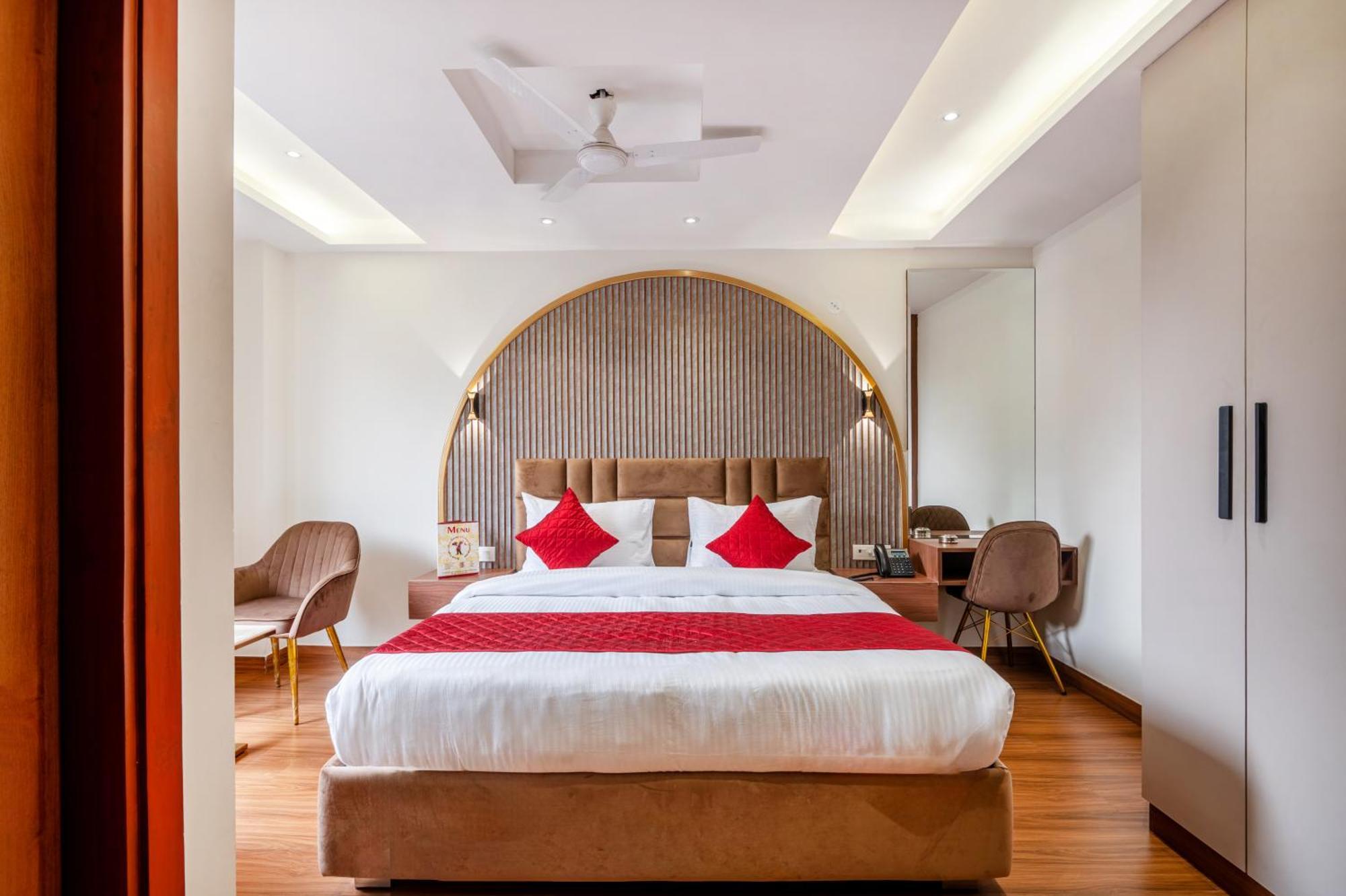 Hotel Avaas - Faiz Road Karol Bagh デリー エクステリア 写真
