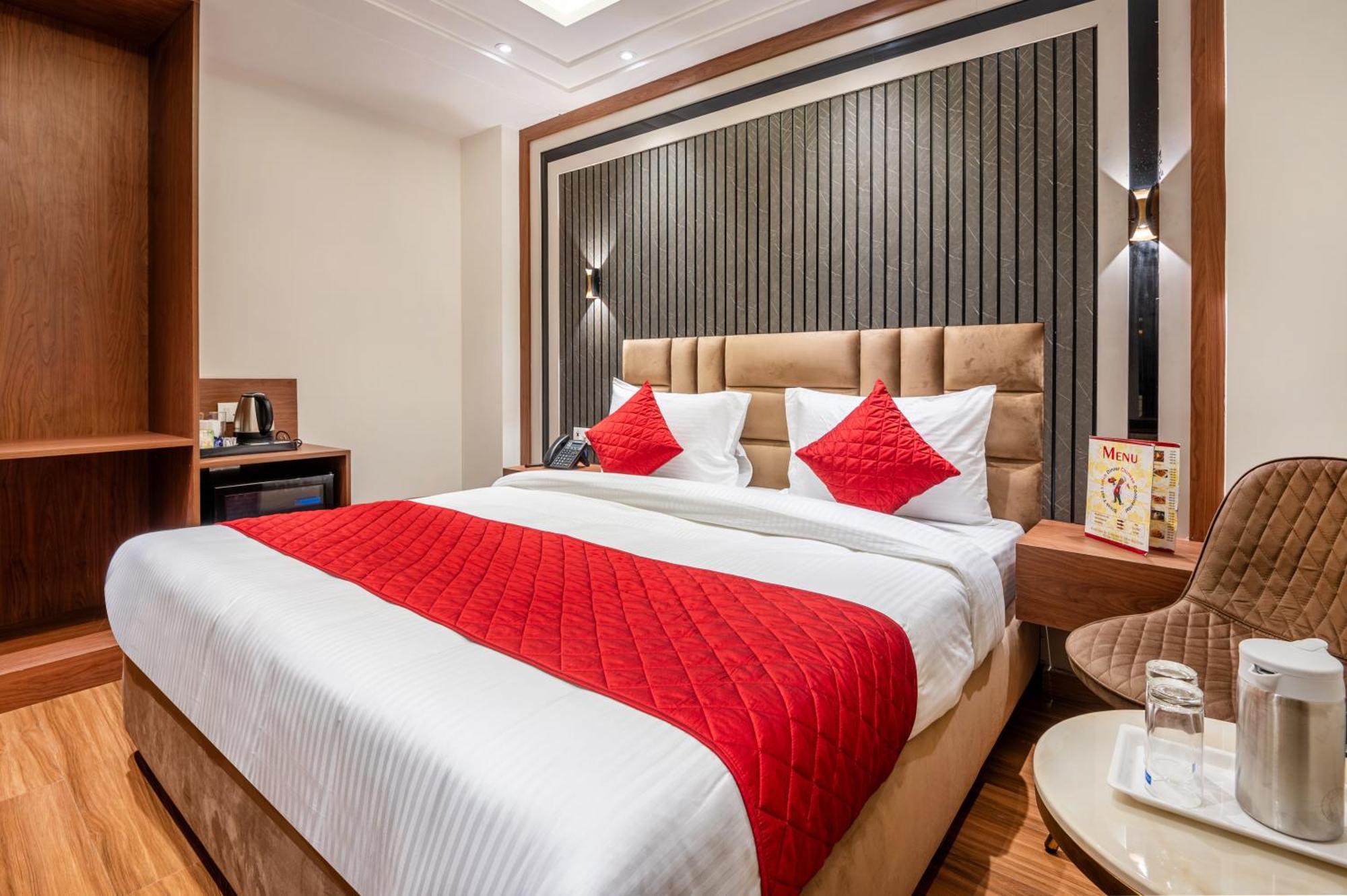 Hotel Avaas - Faiz Road Karol Bagh デリー エクステリア 写真